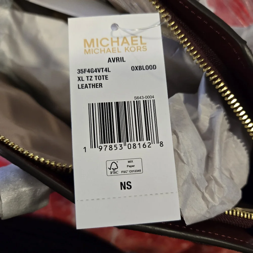 Michael Kors Avril Extra-Large Leather and Suede Tote Bag Red - Picture 9 of 12